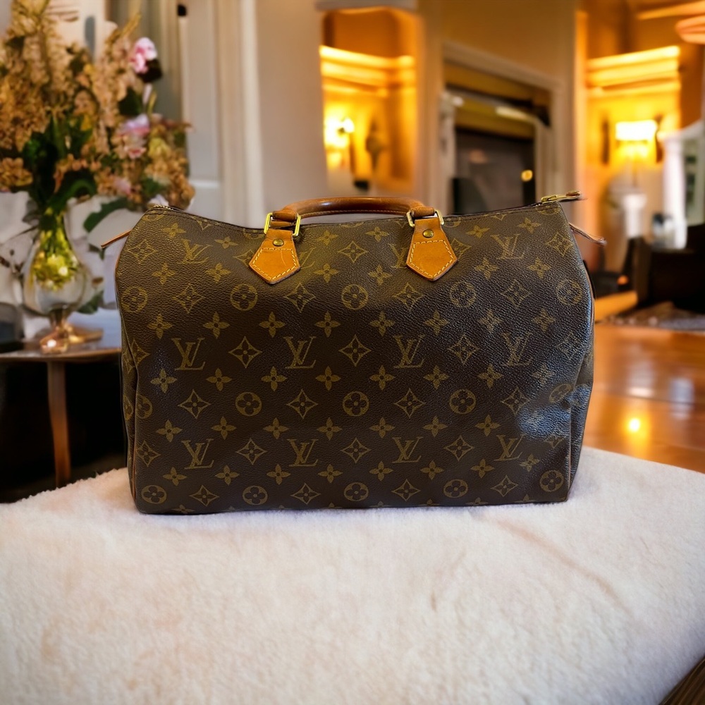 Louis Vuitton Speedy 35